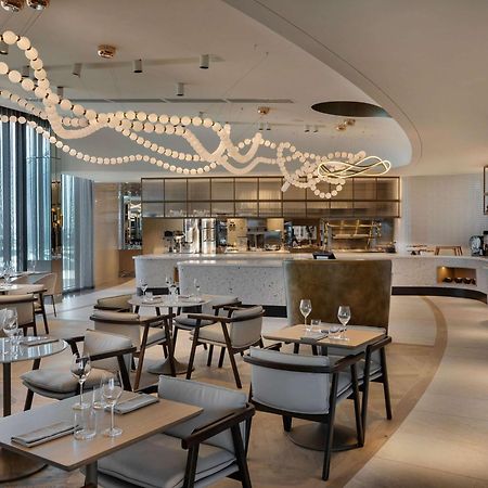 Pullman Auckland Airport Hotel ภายนอก รูปภาพ The restaurant at the top of the hotel
