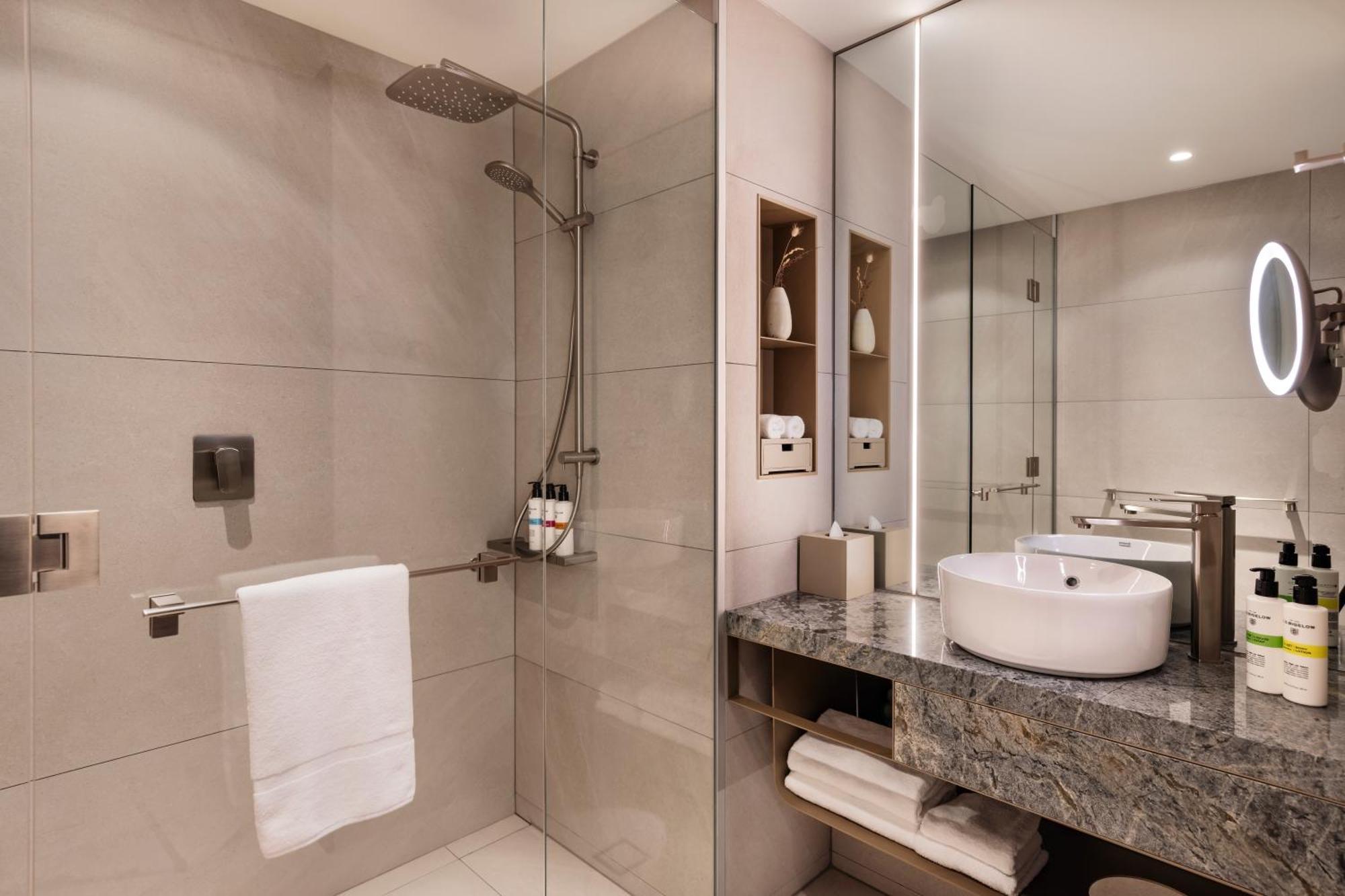 Pullman Auckland Airport Hotel ภายนอก รูปภาพ
