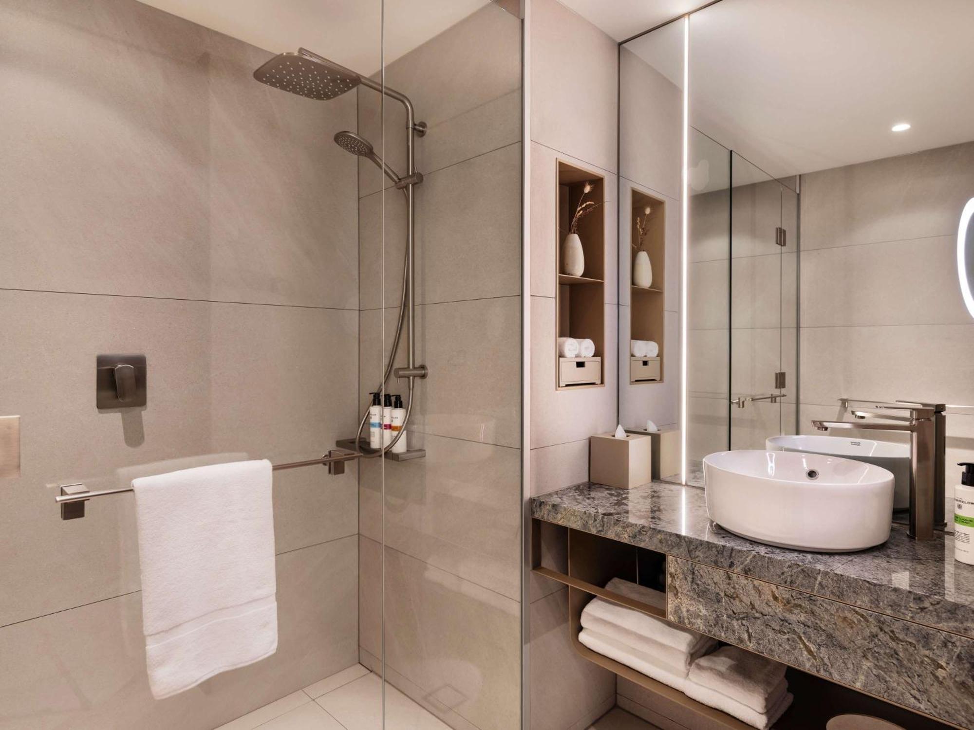 Pullman Auckland Airport Hotel ภายนอก รูปภาพ